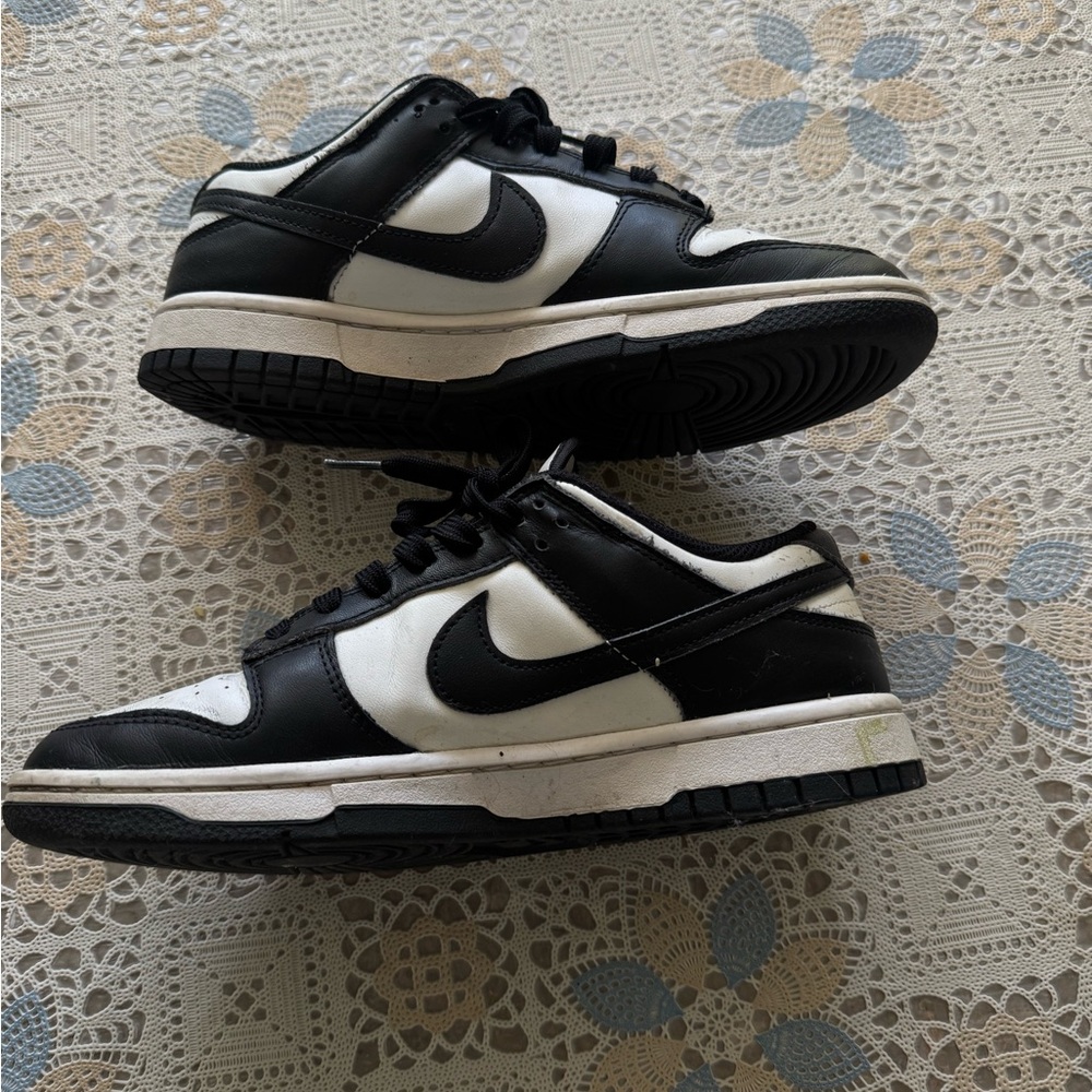 Nike Men’s Black & White Low-Top Sneakers